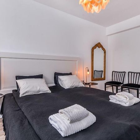 66 Apartment - Stylish Two Bedroom In Lozenets District By Flat Mаnager صوفيا المظهر الخارجي الصورة